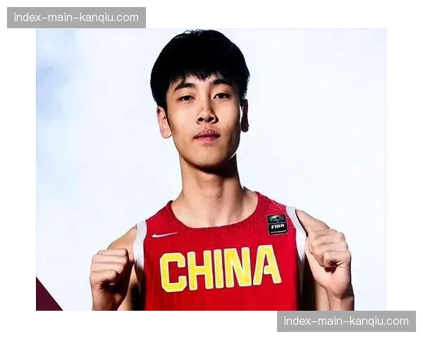 中国球员杨瀚森新秀赛高效砍10分，展现国际球员竞争力
