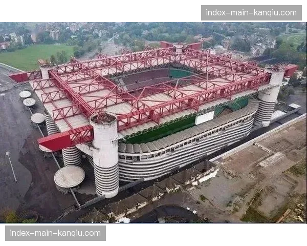 为应对极端天气，部分英超球场升级排水与地热系统，保障比赛顺利进行