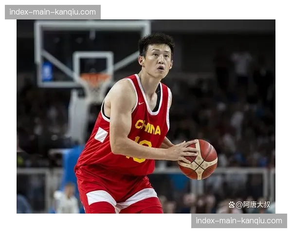 深圳队主教练谈收官战策略:在维持进攻火力与保护篮板间寻找平衡 深圳队主教练谈收官战策略:在维持进攻火力与保护篮板间寻找平衡